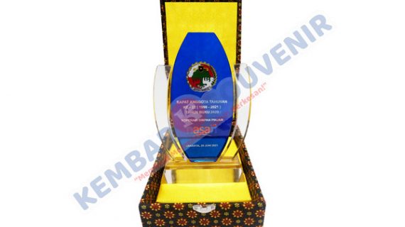 Contoh Piala Dari Akrilik Kabupaten Halmahera Timur