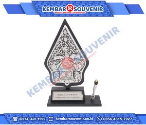 Contoh Trophy Akrilik STIT Pringsewu Lampung Selatan