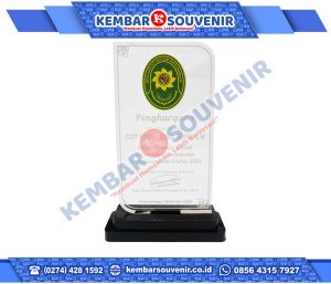 Contoh Piala Dari Akrilik Pemerintah Kabupaten Sampang